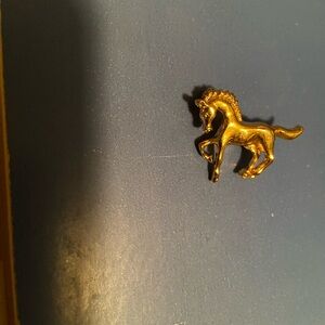 Vintage Gold tone Horse Brooch pin horses horse lover equestrian equine jewelry